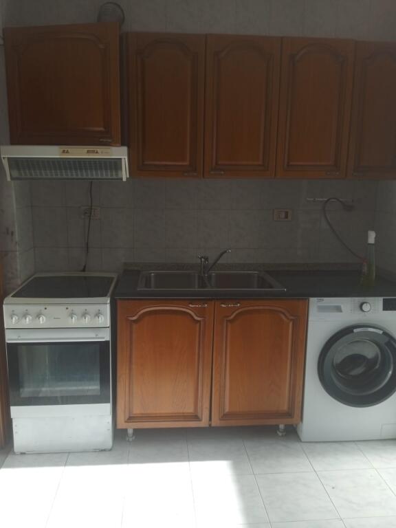 Apartament me qera 2+1