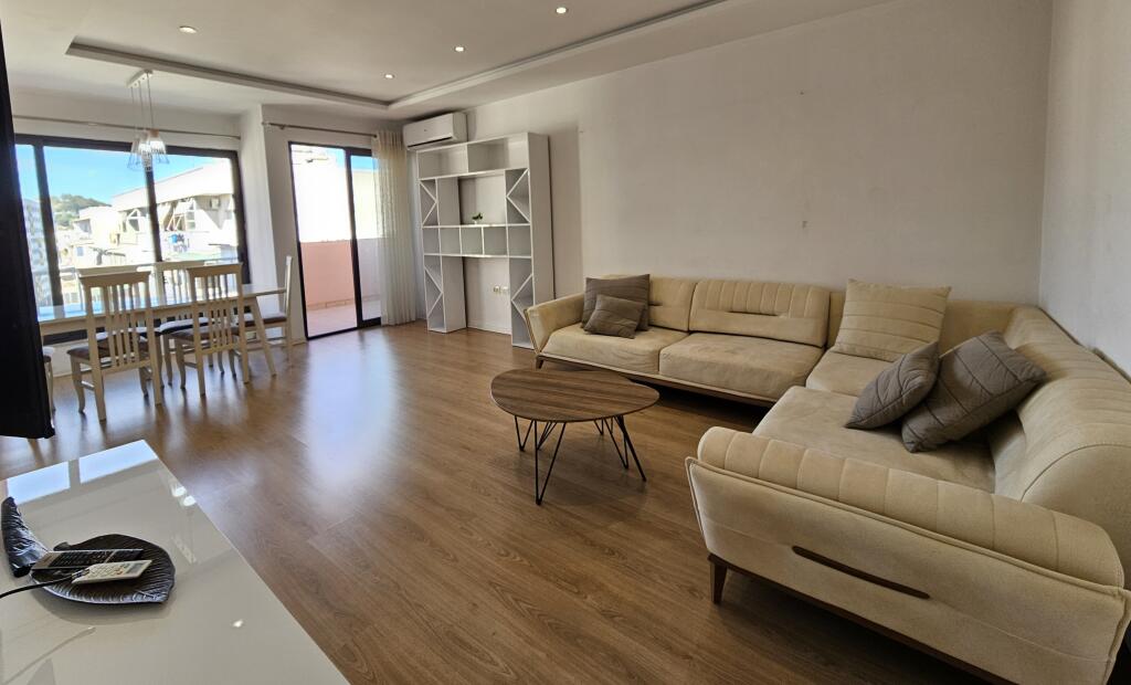 Jepet me qira : Apt 1+1 Modern &amp; i Dizenjuar me Arkitekt 📍( Yzberisht - Eco Market ) k.7, Pllt i Ri |