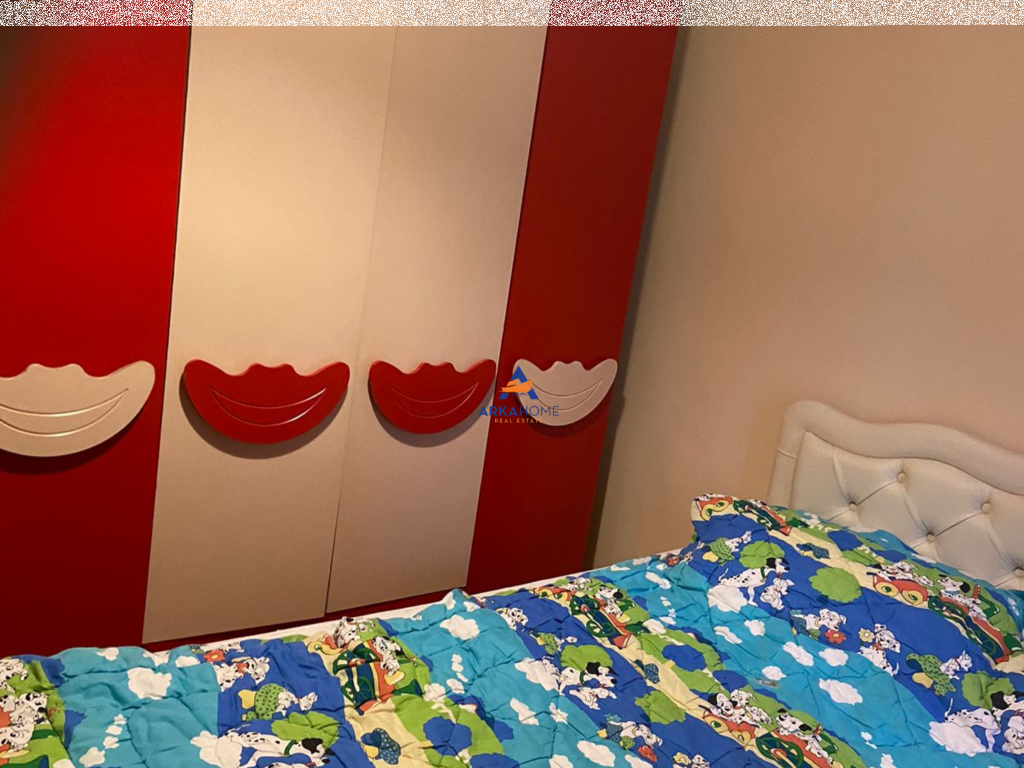 JEPET APARTAMENT ME QERA 1+1+BALLKON TE "PALLATET AGIMI, BLLOK" 600 EURO