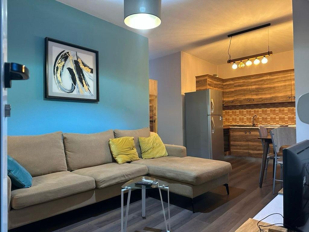 Jeto Komoditetin në Qendër – Apartament 1+1 në Komplekstin Delijorgji