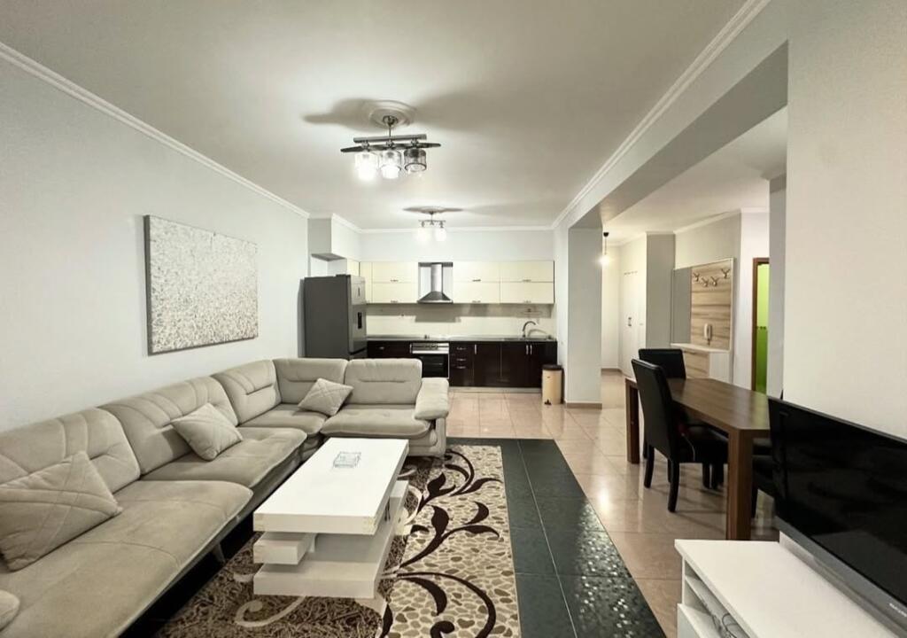 📢 Vendesi in vendita 3+1+2 in Via Kavaja! 🏡