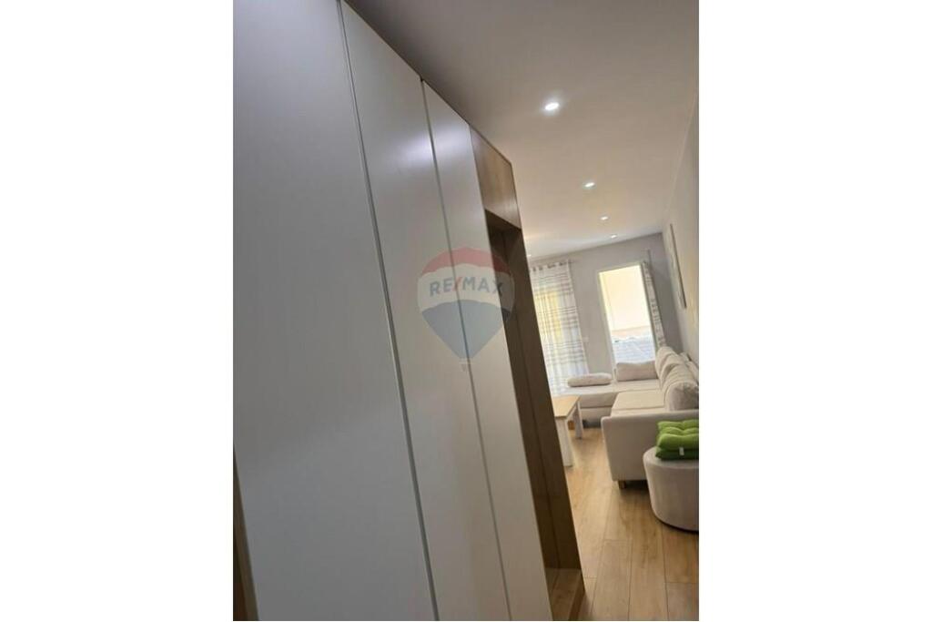 Apartament 2+1+2+Parkim me Qira, Liqeni i Thatë!