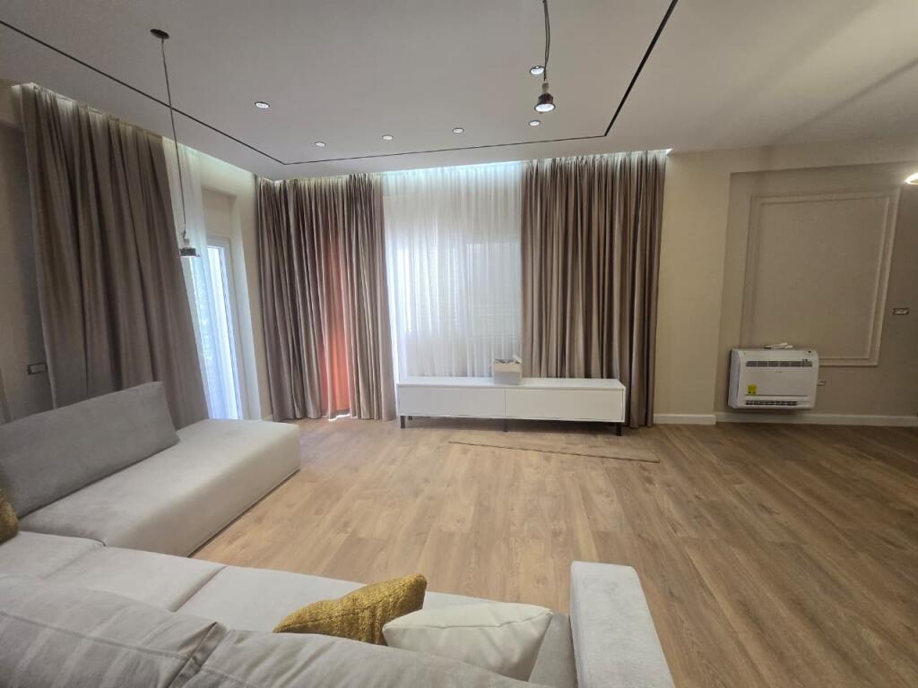 *APARTMENT 3+1+2+ 2 PARKING SPACES | FOR RENT | FARKË LAKE*