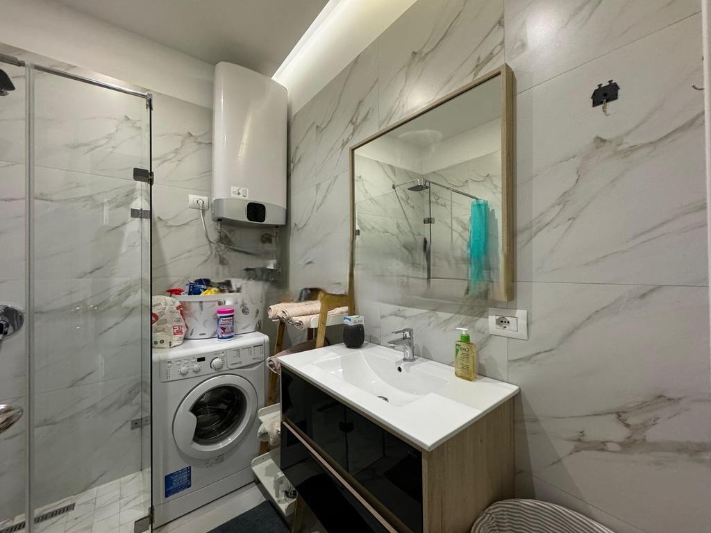 JAPIM ME QIRA APARTAMENT 1+1 PRANE 21 DHJETORIT