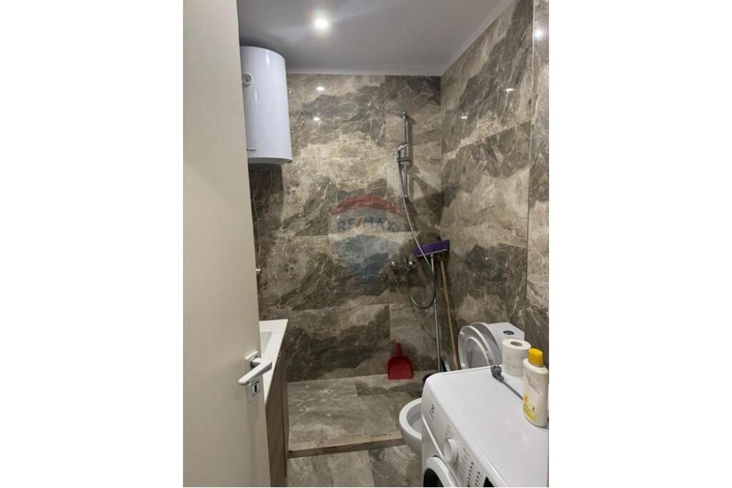 Apartament 2+1+2+Parkim me Qira, Liqeni i Thatë!