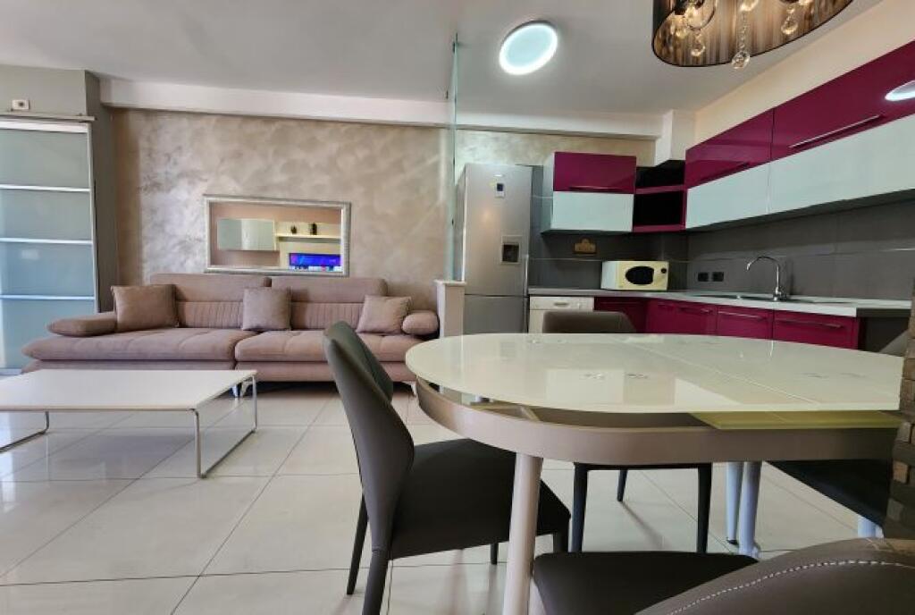 ✨ In affitto: *3+1 &amp; 2 Balconi * (📍Centro - Nuovo Bazaar)* Posizione PREMIUM *650€/Mese* (Sup. 100m2) 🔥