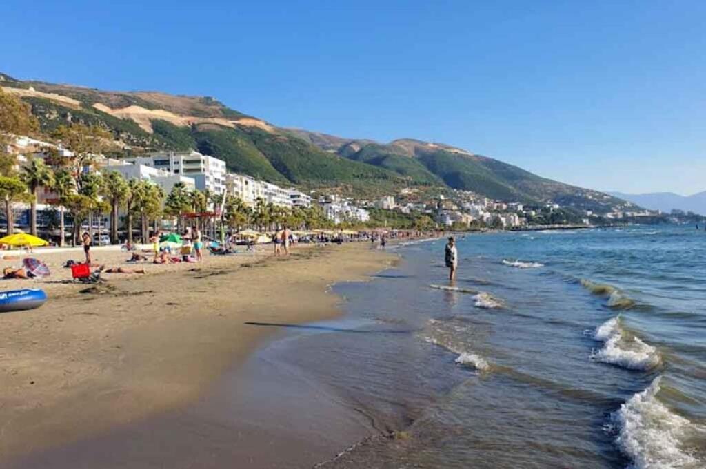 Monolocale in vendita sul Lungomare Vija e Treta, Valona