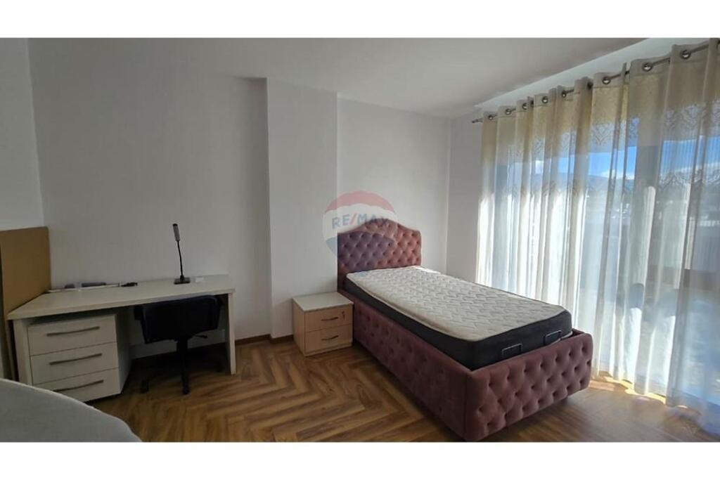 Jepet me qira apartament(2+1+2) te Liqeni i Thate
