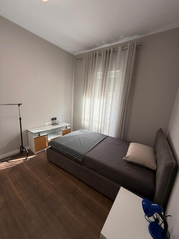 Apartament 3+1 per qira tek Liqeni i Thate, Kompleksi Park Life