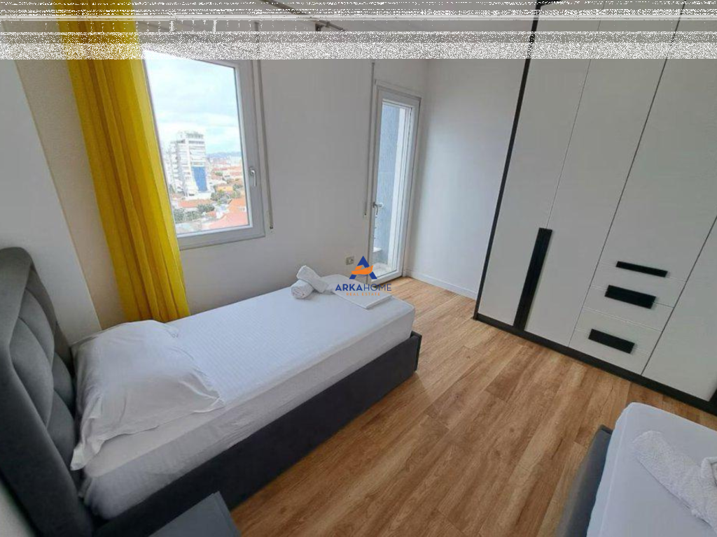 JEPET APARTAMENT ME QERA 2+1+BALLKON TE "PAZARI I RI" 1250 EURO