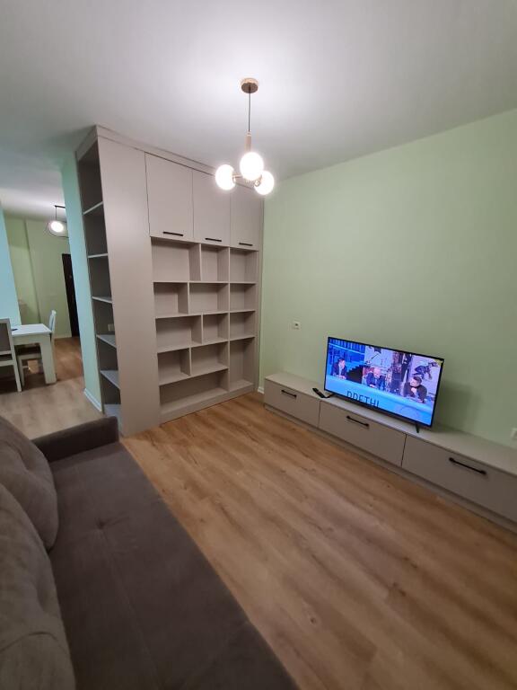 Affitto, Appartamento 2+1, Via Kavajes, ex parco, Tirana.