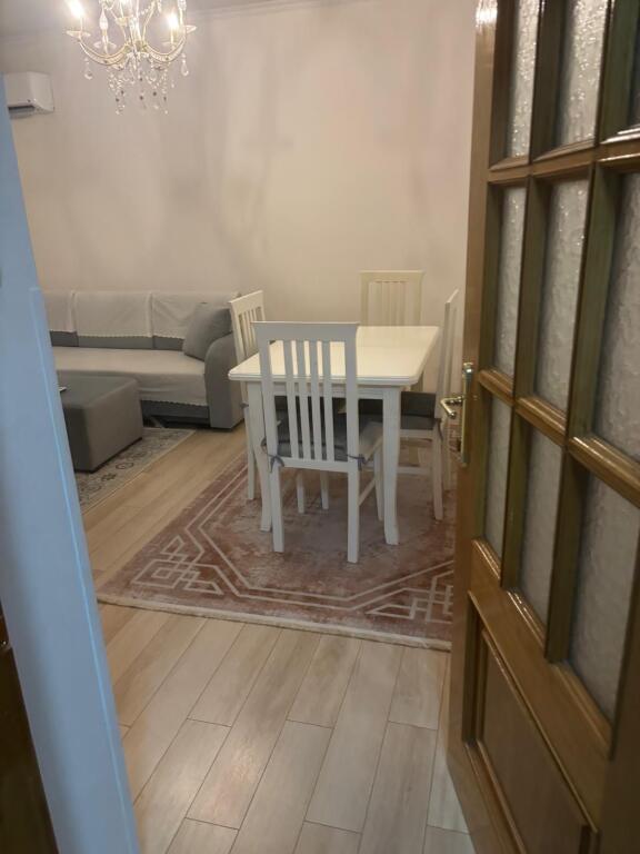 Apartament 3+1 me qira afer qenders ne Myslym Shyr
