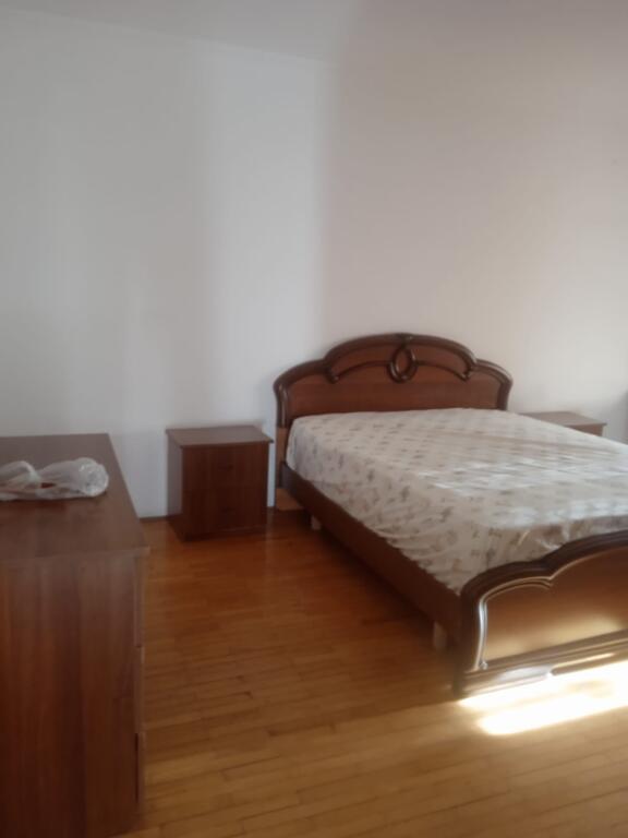 Apartament me qera 2+1