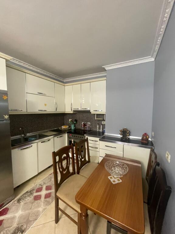 Jepet me qira apartament 1+1
