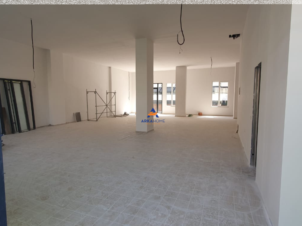 BUSINESS PREMISES FOR RENT 220M2 AT "ALI SHEFQETI STREET" 4200 EURO