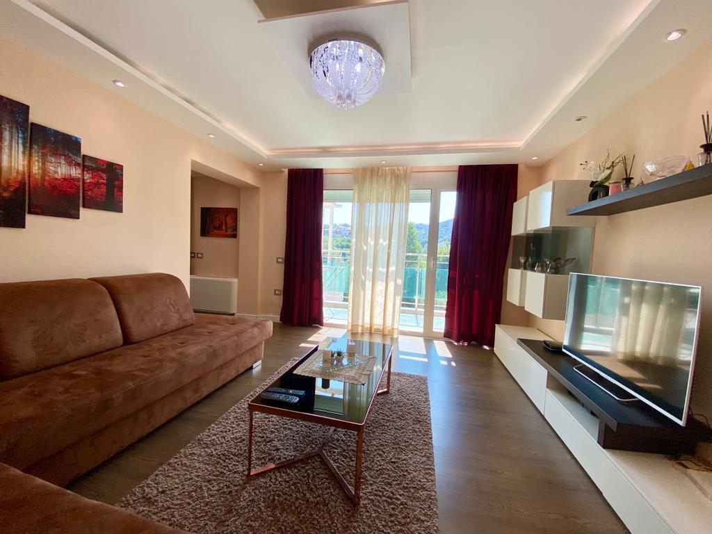 🏡 Appartamento 3+1 con Veranda – Presso il Lago Secco 🌿