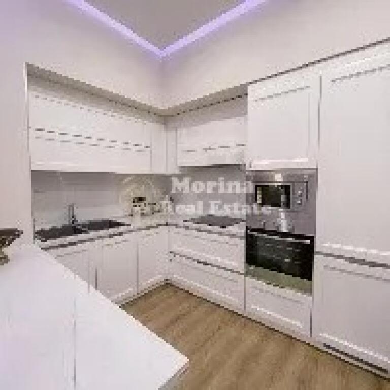 Qera, Apartament 2+1, te Pazari i Ri, 1000 euro/muaj