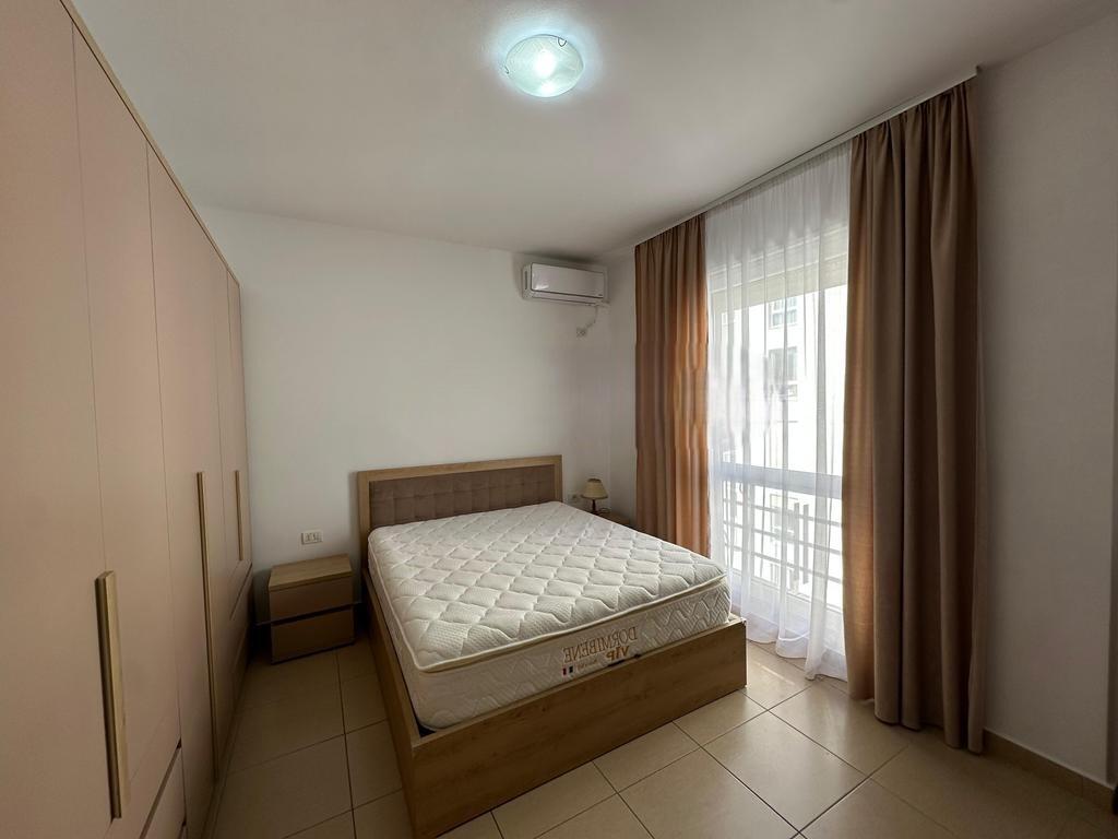 AFFITTASI APPARTAMENTO 1 + 1 VICINO ALLA SCUOLA DI BALLO 600 €