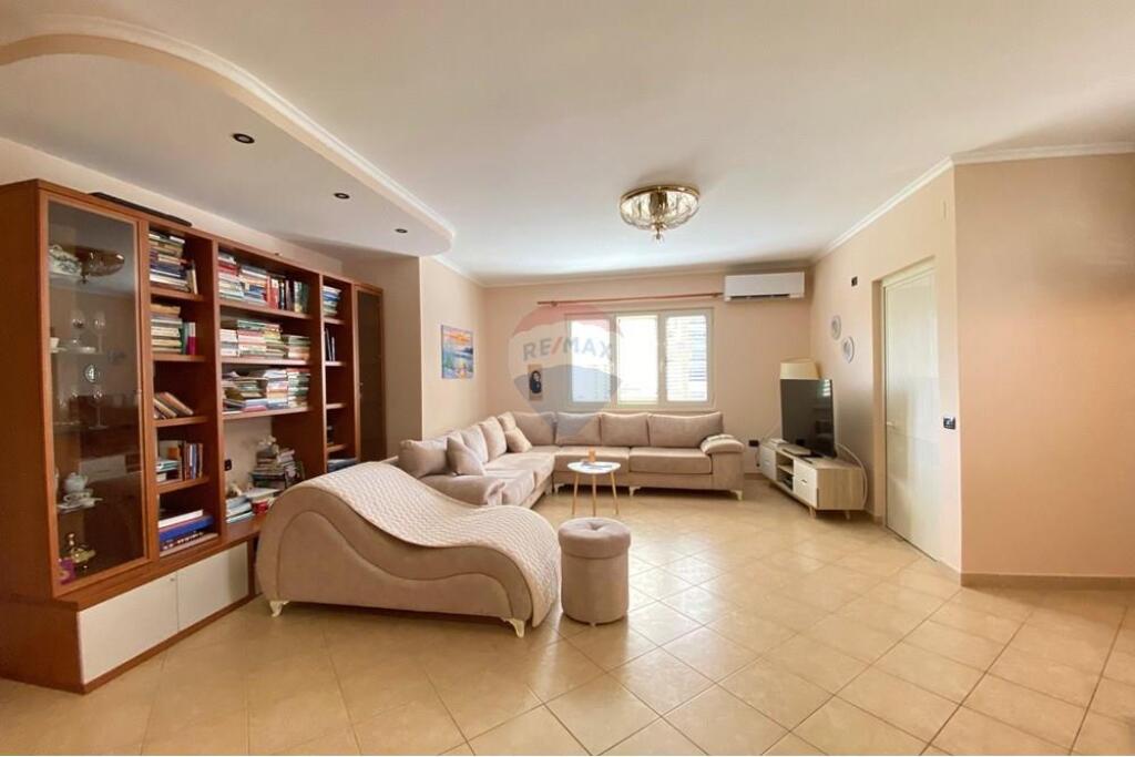 Apartament 2+1 per qira tek Liqeni i Tiranes !