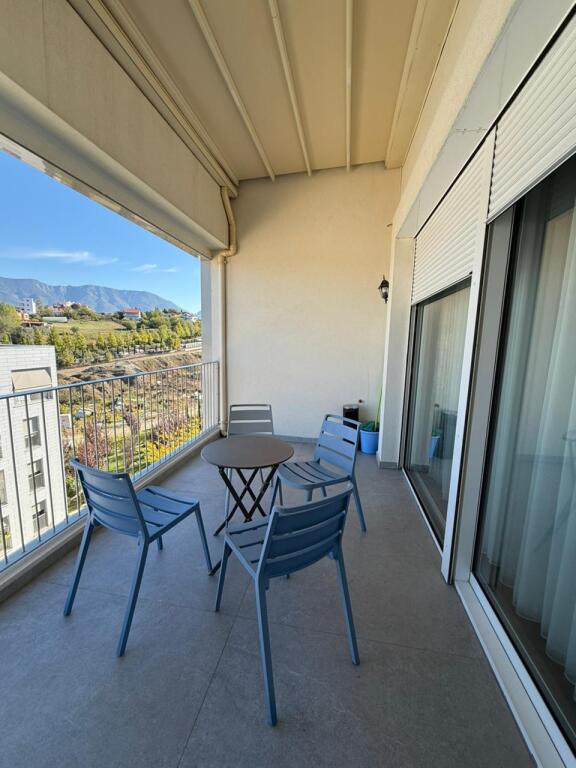 Apartament 3+1 per qira tek Liqeni i Thate, Kompleksi Park Life