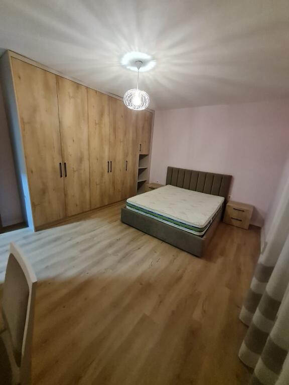 Affitto, Appartamento 2+1, Via Kavajes, ex parco, Tirana.