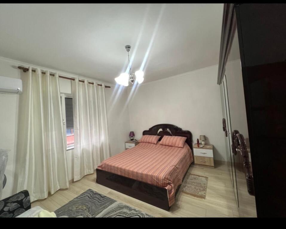 Apartament 3+1 me qira afer qenders ne Myslym Shyr