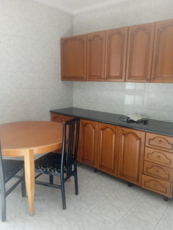 Apartament me qera 2+1