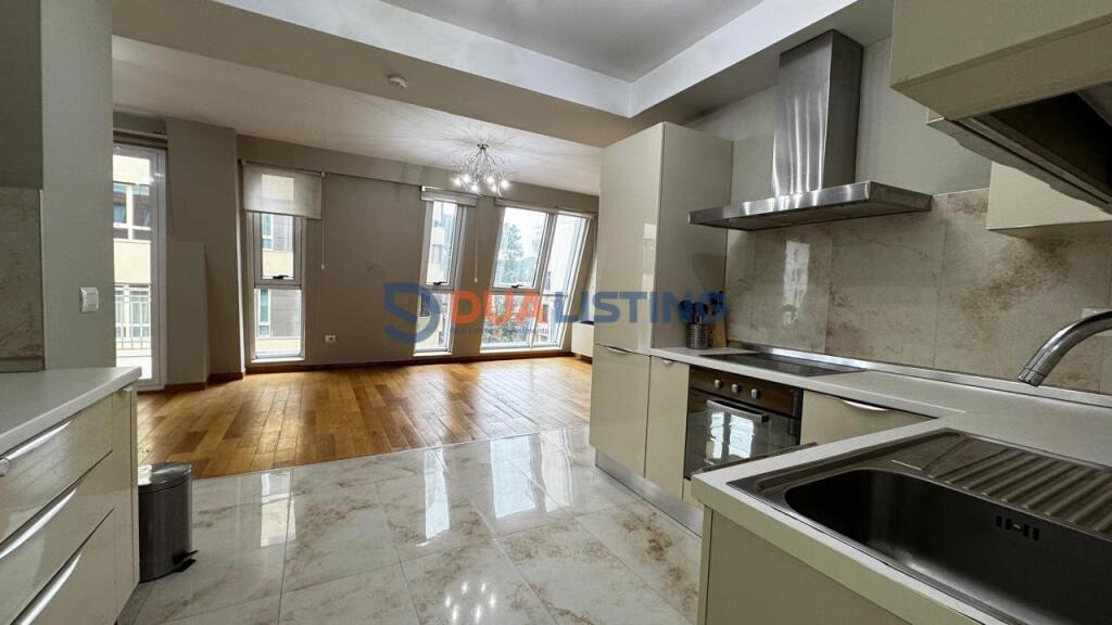 SHESIM APARTAMENT 3+1+2 - 220 M2 TEK STADIUMI AIR ALBANIA !
