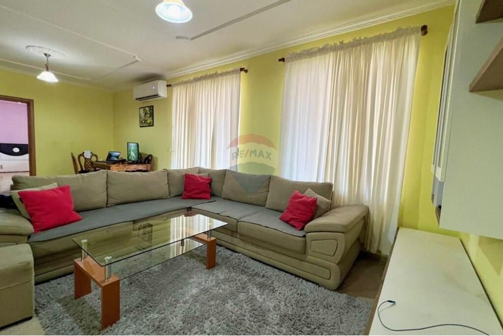 APARTAMENT 2+1+2 ME QIRA NE ASTIR