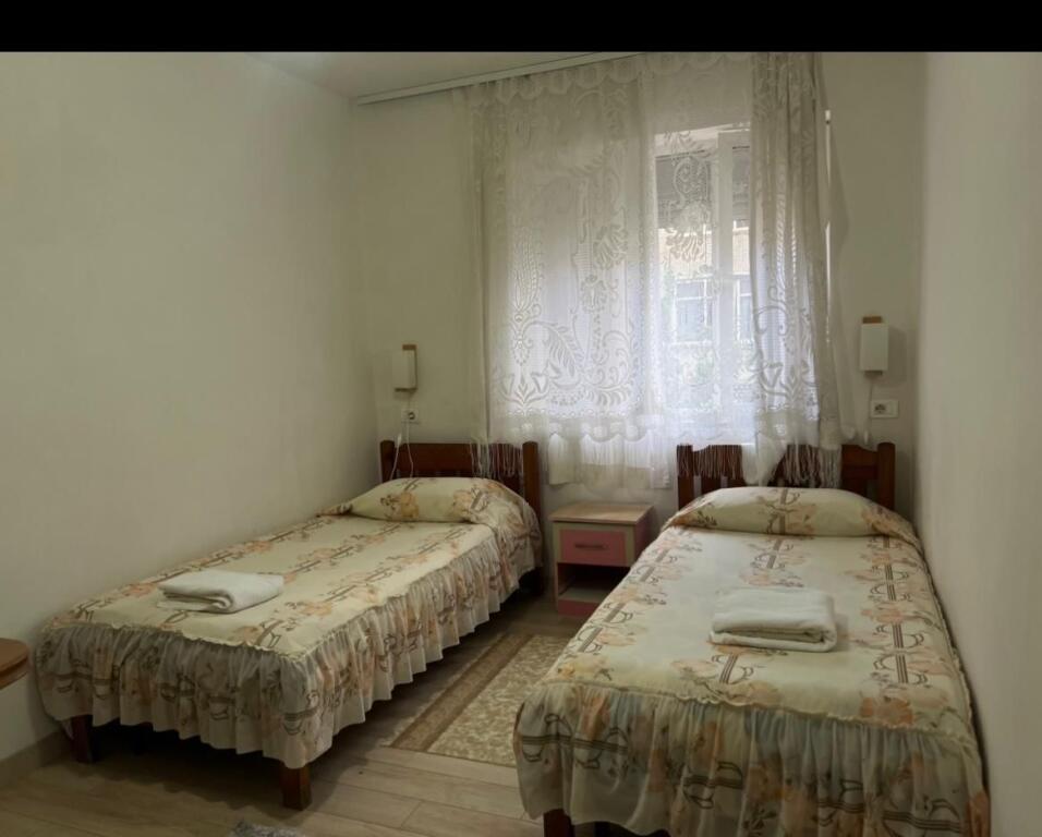 Apartament 3+1 me qira afer qenders ne Myslym Shyr