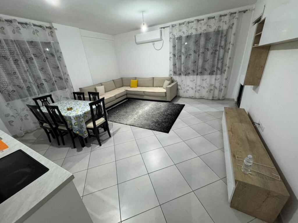Apartament me qera 3+1 ne Astir