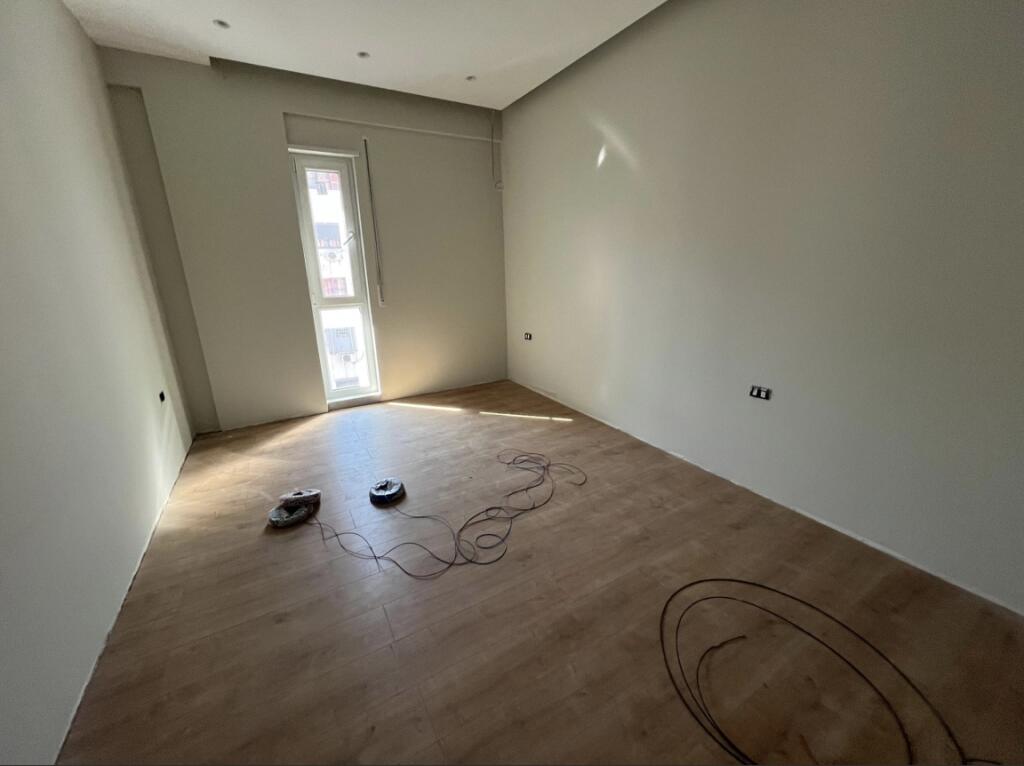 Apartament 2+1+2 per shitje te 5 Maji