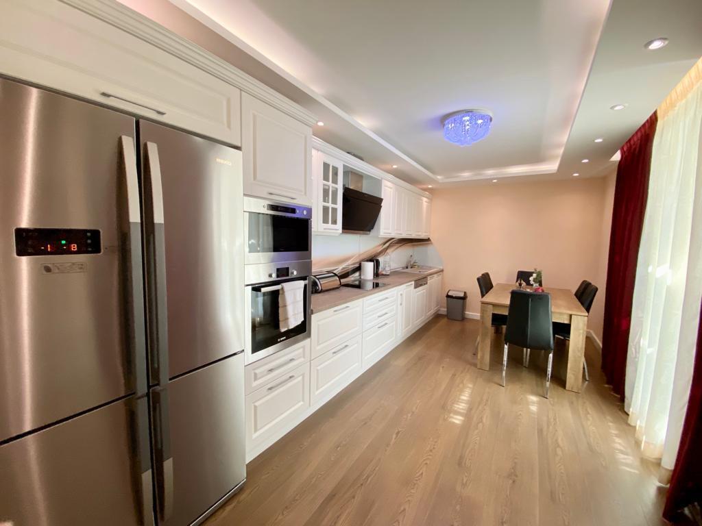 🏡 Appartamento 3+1 con Veranda – Presso il Lago Secco 🌿