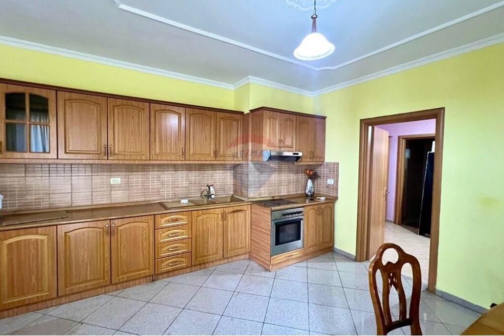 APARTAMENT 2+1+2 ME QIRA NE ASTIR
