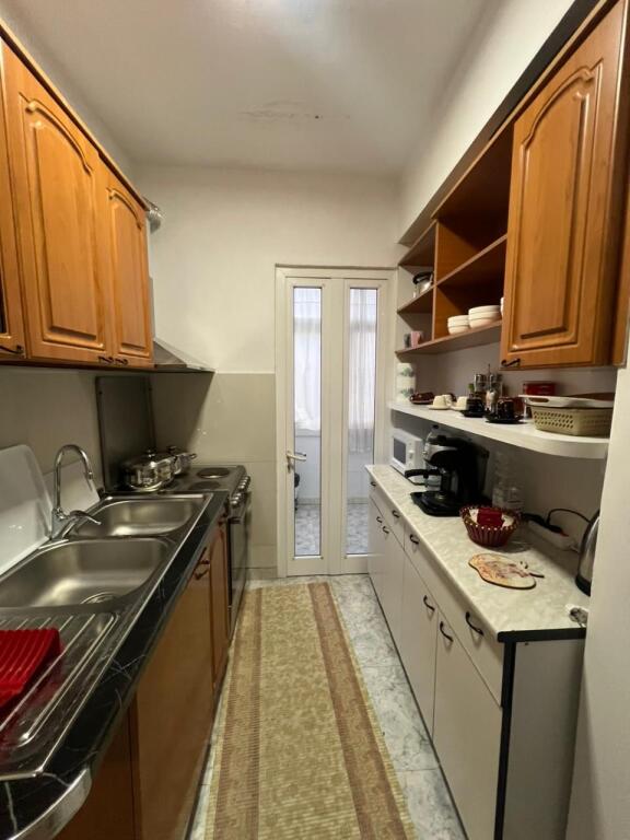 Apartament 3+1 me qira afer qenders ne Myslym Shyr