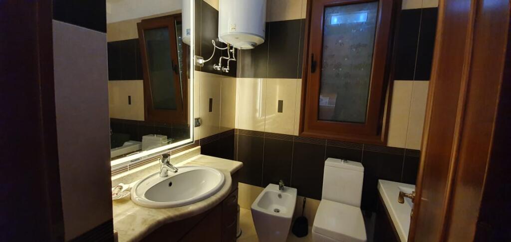 Appartamento 3+1+2 bagno per affitto sul Lungomare Valona