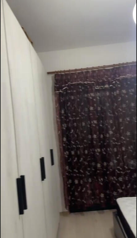 Ofrohet apartament me qira 1+1 green city