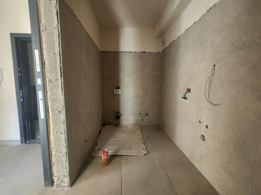 Vendesi in vendita appartamento 1+1, Liburna Residence, Golem