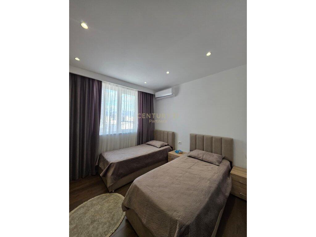 Appartamento 2+1+2 in Affitto in Via Mine Peza, Tirana - 1000€ | 90 m² (pronto per AirBnB)