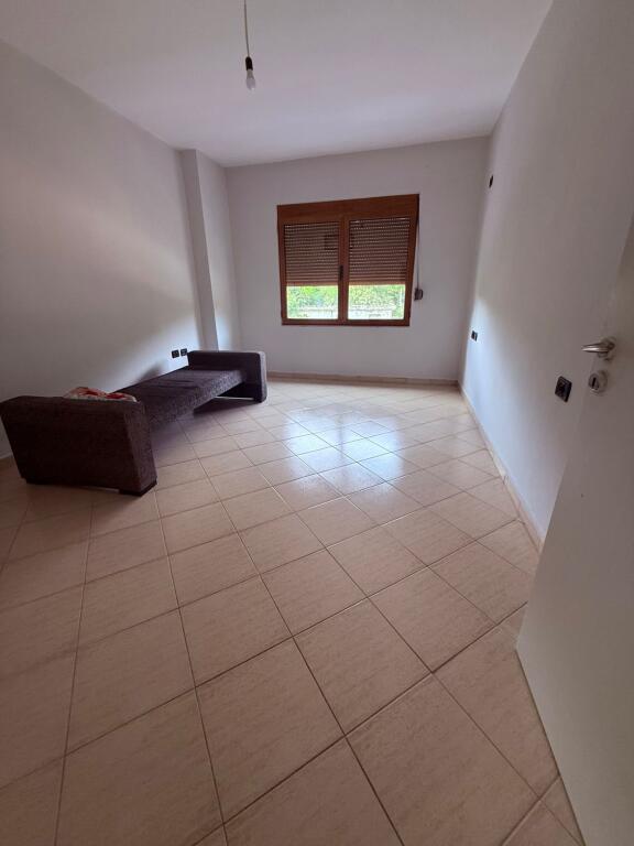 Fresk Jepet Apartament 2+1 Me Qera Bosh