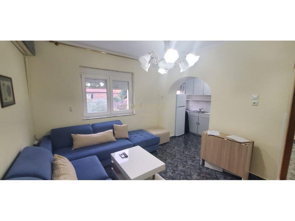 Affitto 2+1 con parcheggio privato in Via Fortuzi – Comfort e tranquillità vicino al centro!