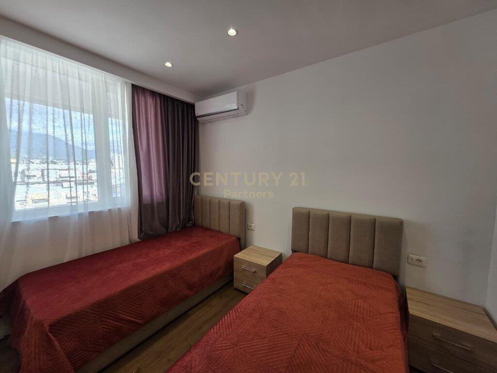 Appartamento 2+1 In Affitto in Via Mine Peza, Tirana - 1000€ | 90 m²