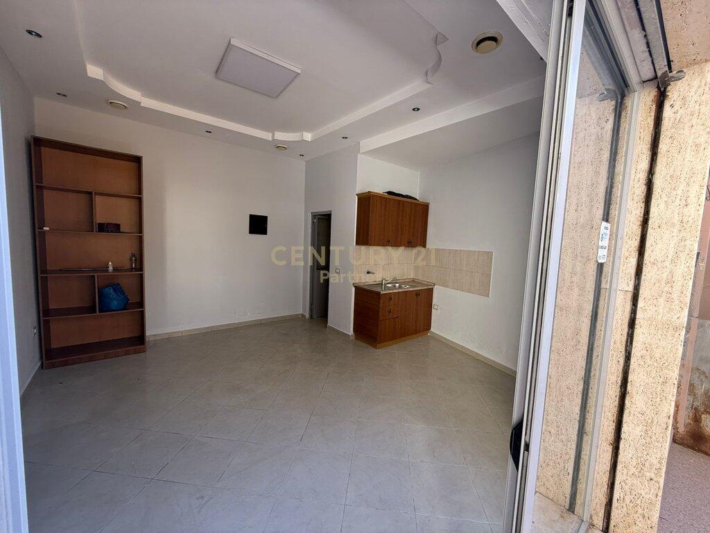 Office / small business~1+1 space in Brrakë ready for use
