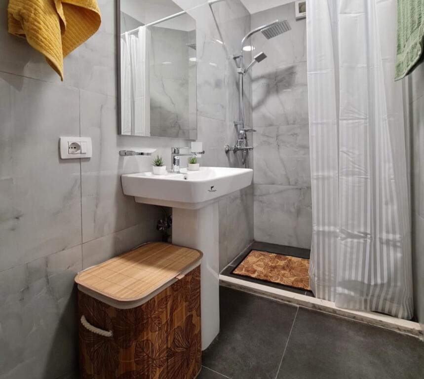 SHITET GARSONIERE 35 M2 KOMUNA E PARIST 85.000 EURO