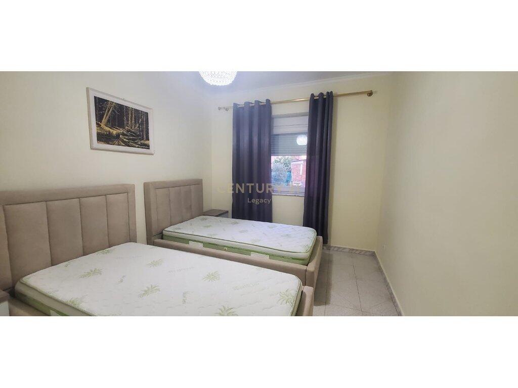 Affitto 2+1 con parcheggio privato in Via Fortuzi – Comfort e tranquillità vicino al centro!
