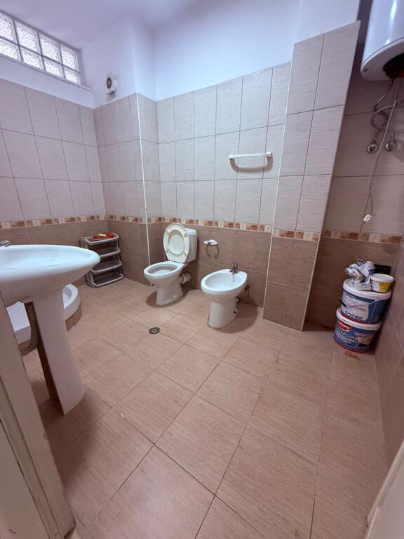 Fresk Jepet Apartament 2+1 Me Qera Bosh