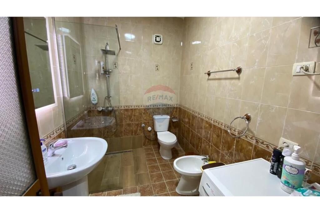 Apartament 2+1 me qira tek Komuna e Parisit
