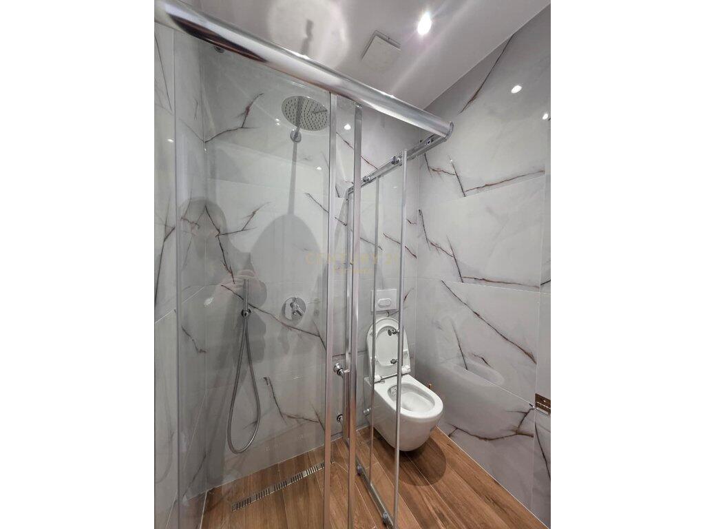 Appartamento 2+1+2 in Affitto in Via Mine Peza, Tirana - 1000€ | 90 m² (pronto per AirBnB)