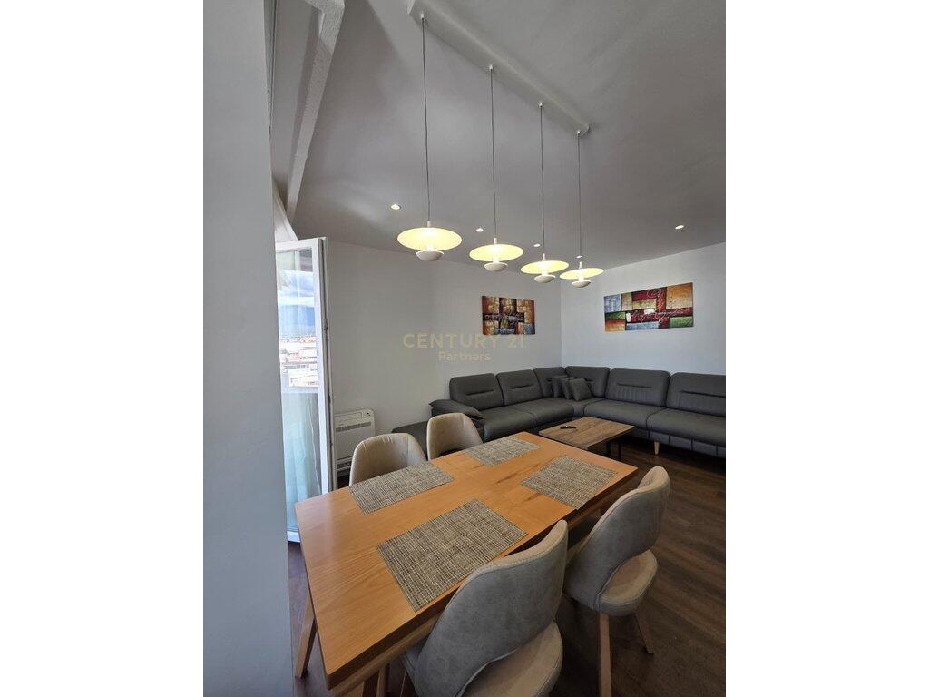 Appartamento 2+1+2 in Affitto in Via Mine Peza, Tirana - 1000€ | 90 m² (pronto per AirBnB)