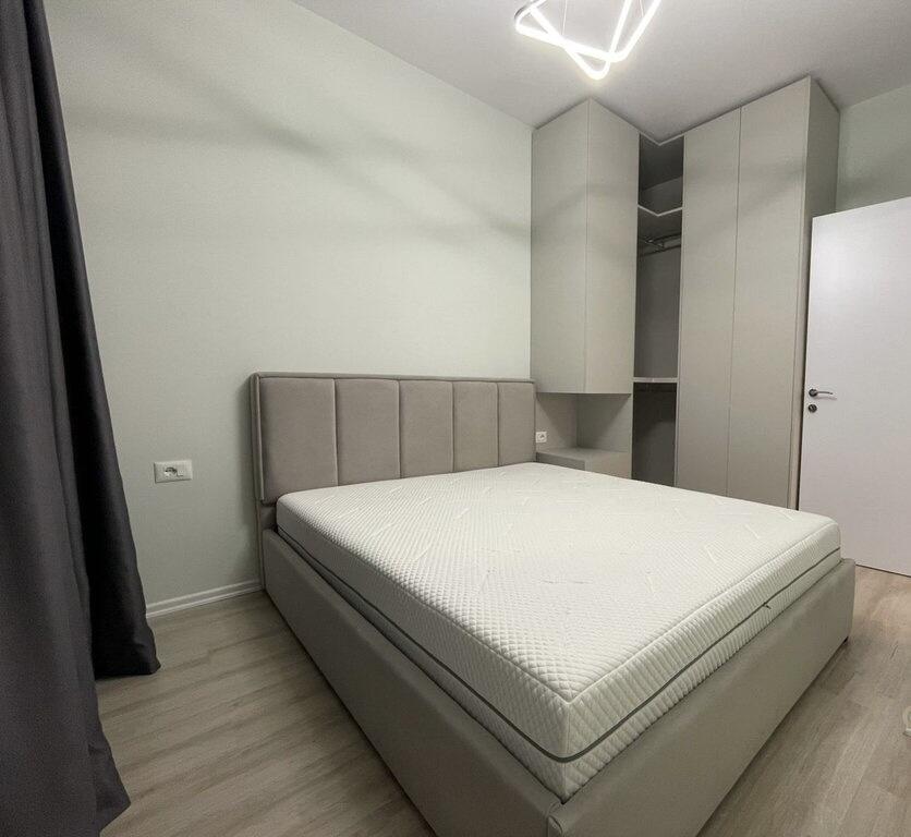 Affittasi appartamento 1+1 + parcheggio presso Scuola Rossa, Tirana